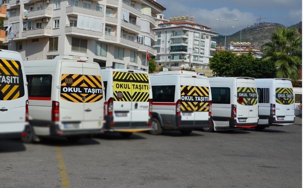 Okul Servisi mi Taksi mi? İstanbul’da Veliler Zor Durumda