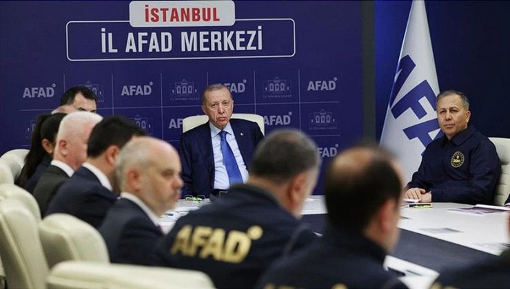 Cumhurbaşkanı Erdoğan, İstanbul Depremi Sonrası AFAD Kriz Merkezinde Brifing Alarak Gelecek Senaryoları İçin Talimat Verdi