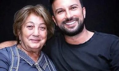 Tarkan’ın Büyük Acısı, Annesi Neşe Tevetoğlu Kalp Krizi Sonucu Hayatını Kaybetti