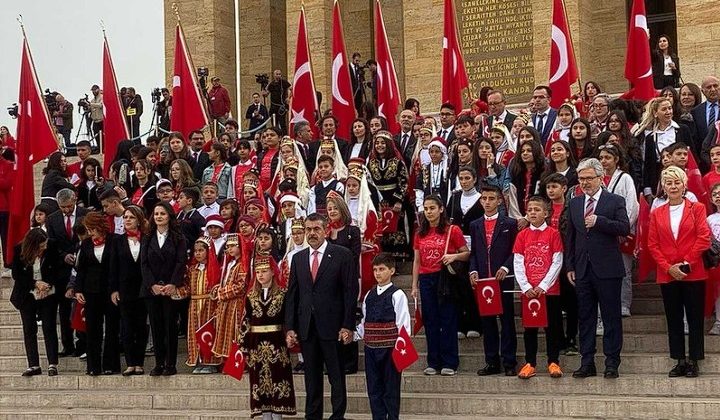 Anıtkabir’de 23 Nisan Coşkusu