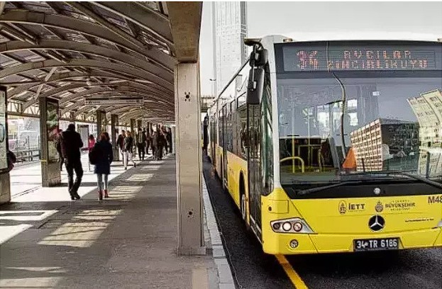 1 Mayıs Emek ve Dayanışma Günü’nde Metro ve Metrobüs Duraklarında Çift Yönlü Kısıtlamalar Başladı