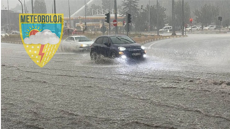 Sağanak Yağış ve Mevsim Normalleri Üzerinde Sıcaklıklar Geliyor